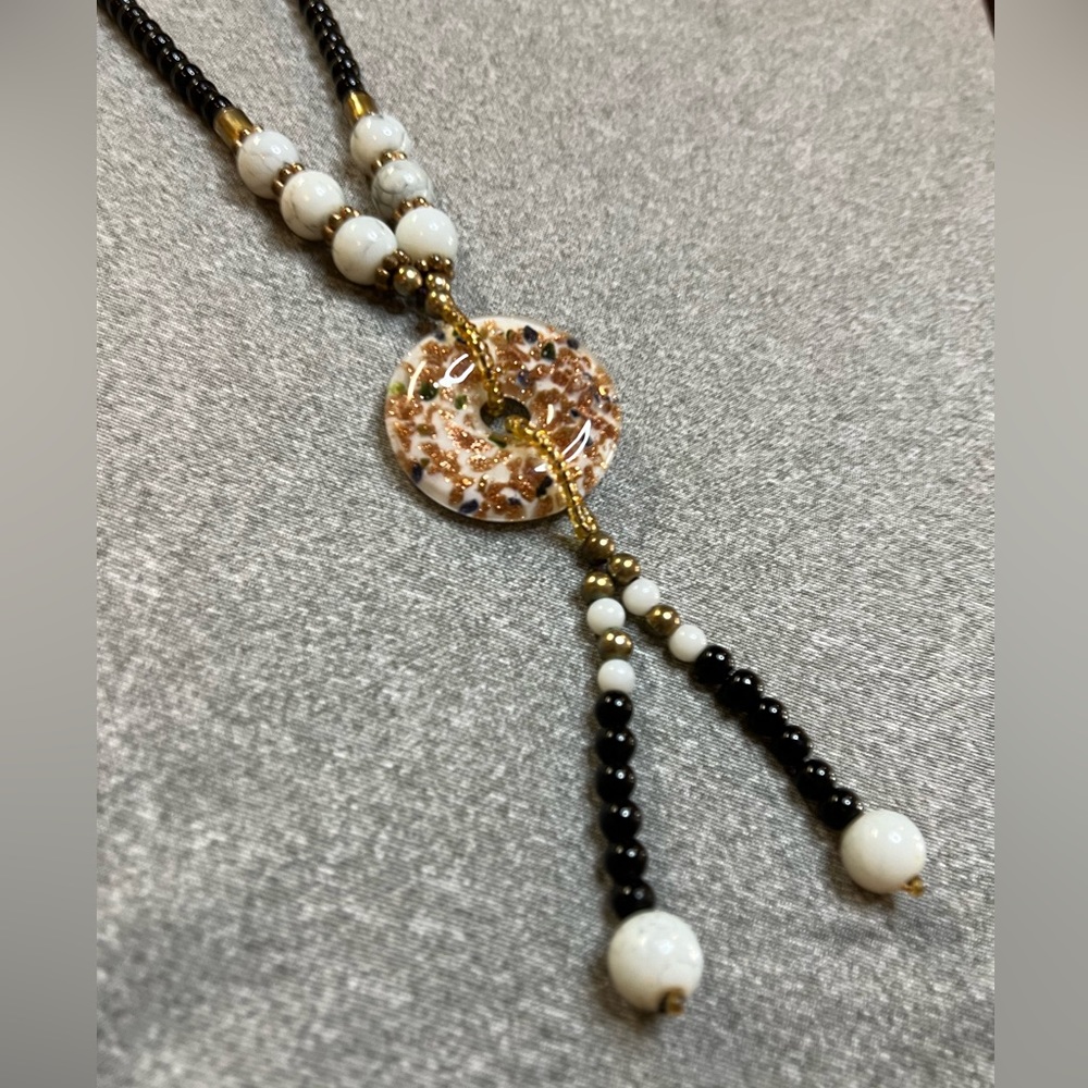 Vintage Black White Glass Beaded Necklace w/Sparkly Gold Flake Resin Pendant 28”